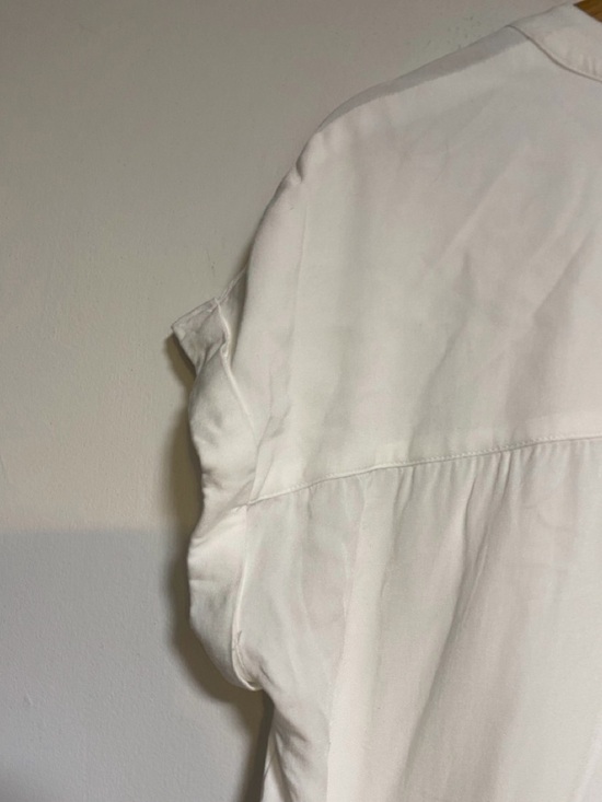 ROSE + OLIVE White Short Sleeve Blouse – Women’s Medium - Picture 6 of 9